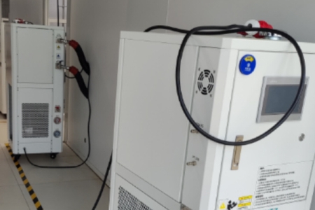 油加热控温设备是如何控温的？